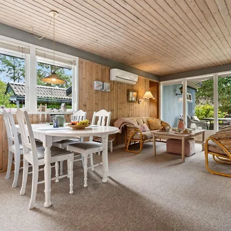 Sunita - 300m From The Sea By Interhome *